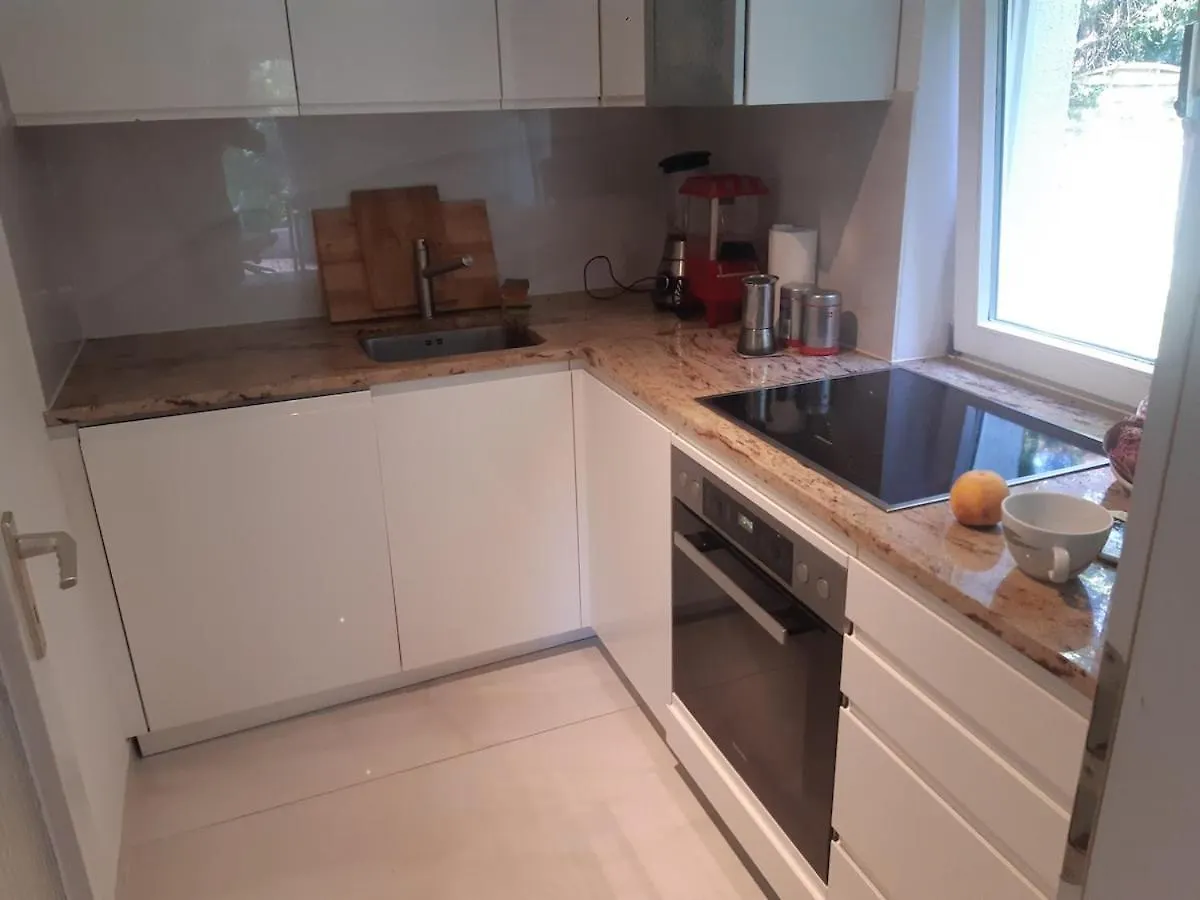 Apartament Sunny Garden Flat In Monachium